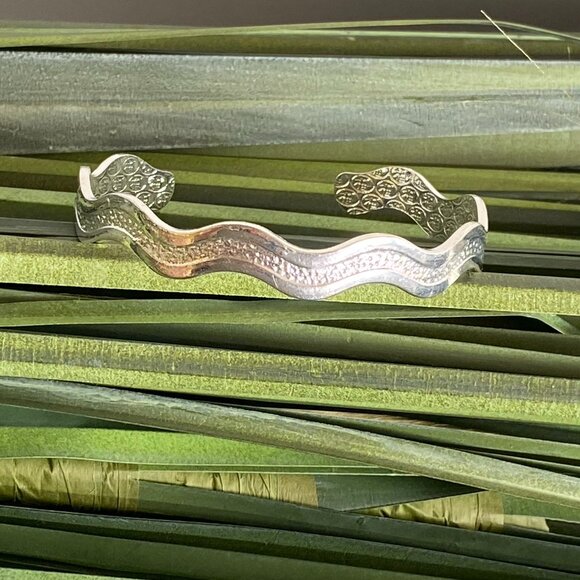 999 Purity Silver Wavy Longevity Blessing Bracelet - Picture 4 of 13